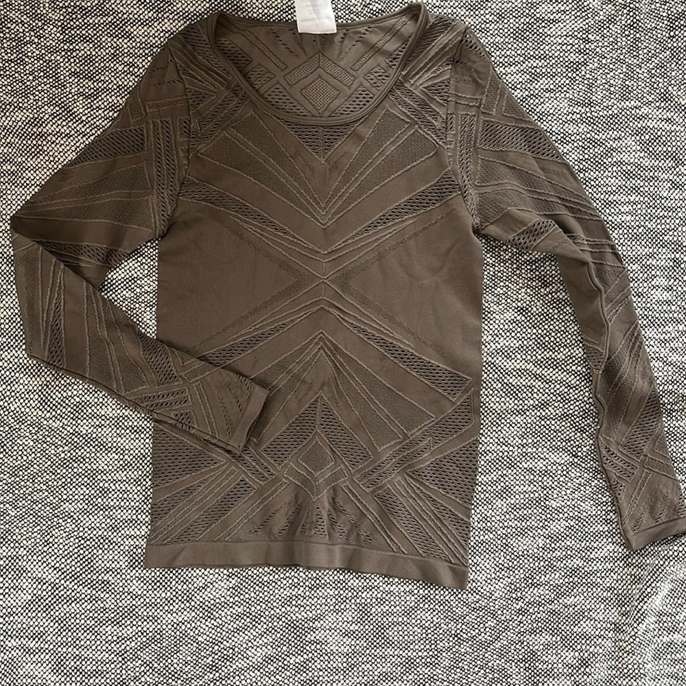 Squat Wolf brown shirt